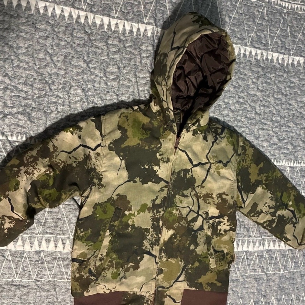 Kids Kings Camouflage Hooded Jacket size Small